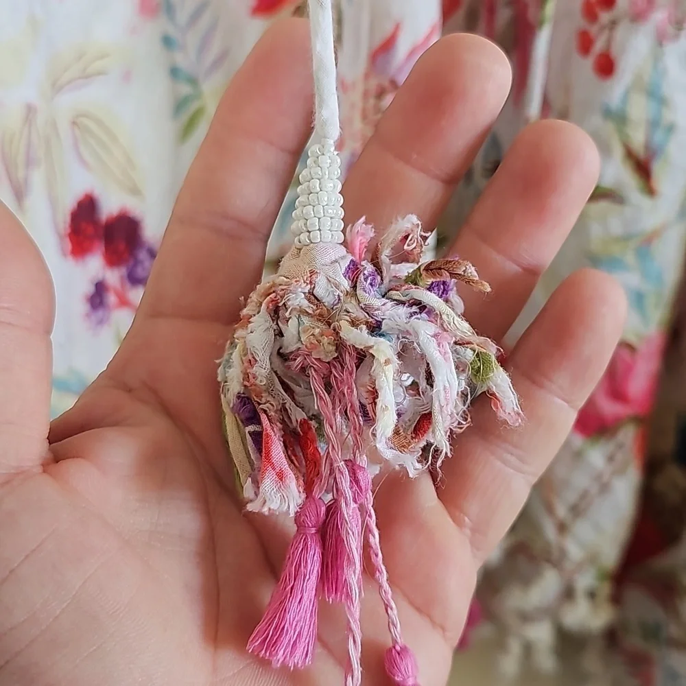 Z & L Beachy Tropical Floral Bird Tassel Fringe Kimono. - Picture 3 of 7